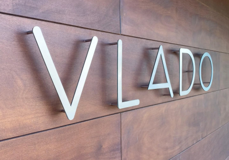  Pokrećete novu firmu? Mi smo tu da vaš brend zablista od prvog dana! 